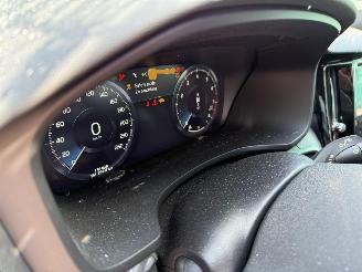 Volvo V-60 2.0 B4 R-Design Automaat picture 18