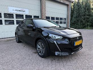 krockskadad bil auto Peugeot e-208 EV Allure 50 kWh Navi Clima 54806 Km NAP ! 2022/6