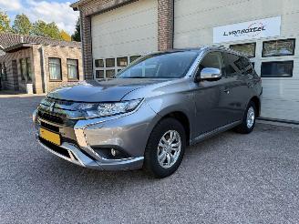 Voiture accidenté Mitsubishi Outlander 2.4 PHEV Pure Navi Clima Cruise 89684 Km NAP ! 2021/12