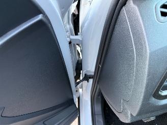 Volkswagen T-Roc 1.5 TSI Sport Automaat Navi Clima Cruise picture 18