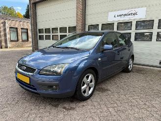 Unfallwagen Ford Focus 1.6-16V Futura Automaat Airco NAP ! 2006/7