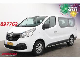 Vaurioauto  commercial vehicles Renault Trafic Passenger 1.6 dCi Expression 9-Persoons Airco Bluetooth 2017/10