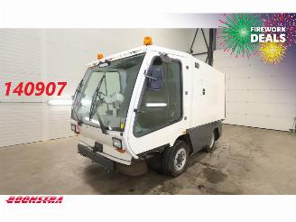 krockskadad bil machine TENNANT  HMF 426 Veegmachine 2007/6