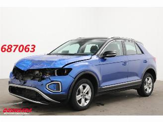 krockskadad bil auto Volkswagen T-Roc 2.0 TDI DSG 4Motion Style LED ACC Navi Clima Camera SHZ AHK 2023/7