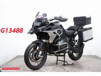 Vaurioauto  motor cycles BMW R 1250 GS Triple Black 3X Pakket! 2023/1