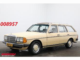 krockskadad bil auto Mercedes BT-50 300 TD Combi Aut. W123 Radio AHK + extra wielset! 1982/2