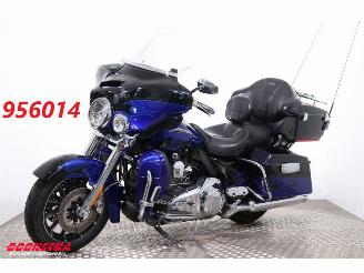 Vaurioauto  motor cycles Harley-Davidson  FLHTCUSE CVO Ultra Classic Electra Glide 110 5HD! Cruise Radio SHZ 2011/8