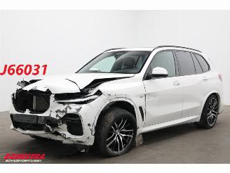 krockskadad bil auto BMW X5 xDrive30d M-Sport Pano Memory HUD ACC H/K Lucht 360° 2019/5