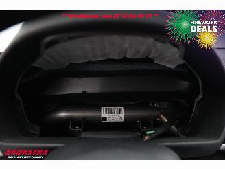 BMW 3-serie Touring 330i Luxury Edition LED Leder Clima Cruise SHZ picture 14