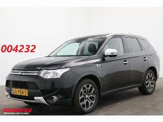 Schadeauto Mitsubishi Outlander 2.0 PHEV Limited Edition X-Line Glasdak Camera Leder SHZ AHK 2015/5