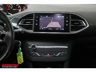 Peugeot 308 1.2 P.Tech Aut. GT-Line Panorama Camera Navi LED Cruise picture 21