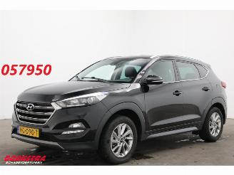 krockskadad bil auto Hyundai Tucson 1.6 GDi Comfort Navi Clima Cruise Camera SHZ PDC AHK 2015/10
