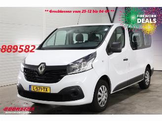 skadebil bedrijf Renault Trafic Passenger 1.6 dCi Expression 9-Pers. Airco 2018/5