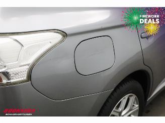 Mitsubishi Outlander 2.0 PHEV Instyle Schuifdak Leder Navi Clima Cruise Camera SHZ AHK picture 9
