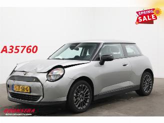 skadebil auto Mini Cooper SE Electric 54.2 kWh 218 PK LED Navi Cruise Camera 2024/8