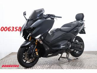 skadebil motor Yamaha  T-Max 530 Black Max Akrapovic 2017/8