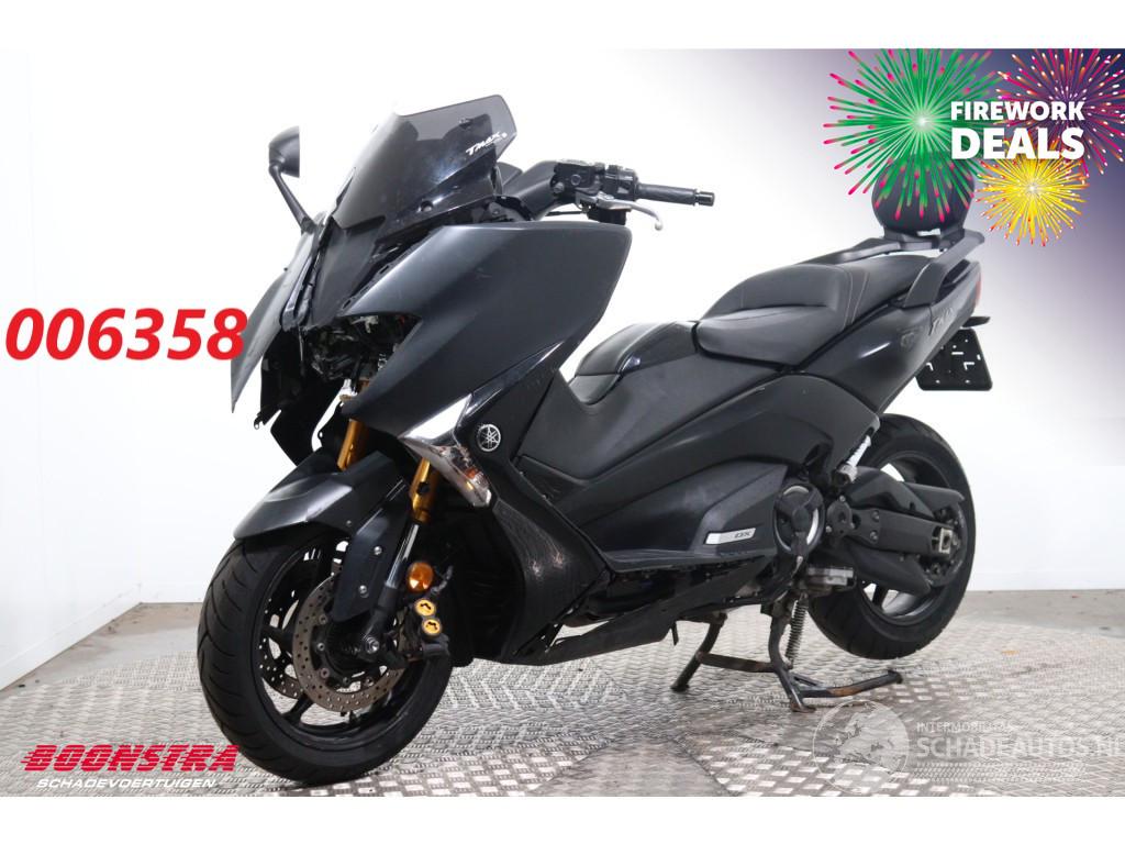 Yamaha  T-Max 530 Black Max Akrapovic