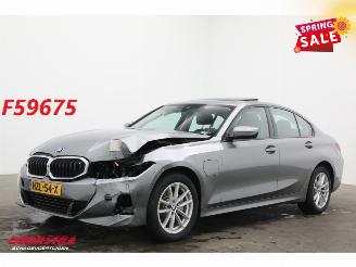 uszkodzony samochody osobowe BMW 3-serie 330e Schuifdak 360° LED Cruise SHZ 4.216 km! 2025/8