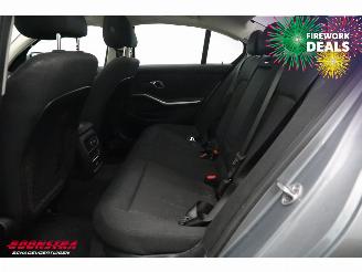 BMW 3-serie 330e Schuifdak 360° LED Cruise SHZ 4.216 km! picture 18