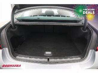 BMW 3-serie 330e Schuifdak 360° LED Cruise SHZ 4.216 km! picture 32