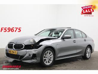 krockskadad bil auto BMW 3-serie 330e Schuifdak 360° LED Cruise SHZ 4.216 km! 2025/8