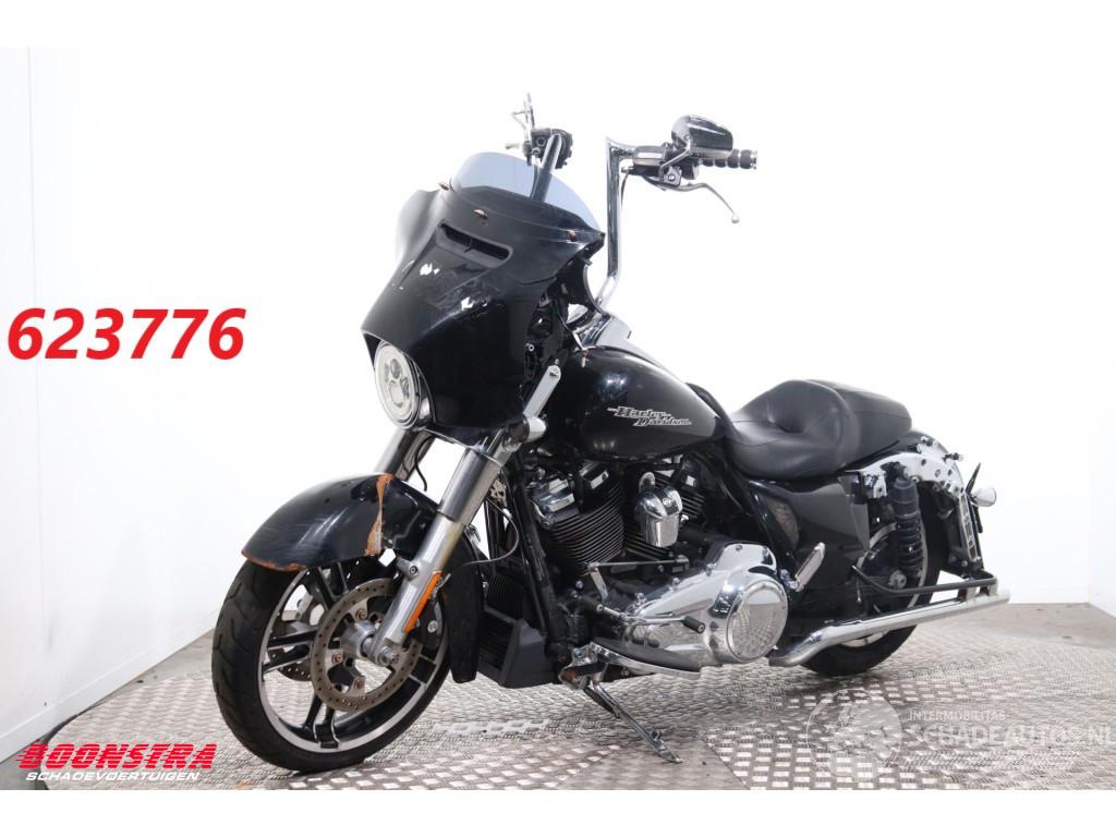 Harley-Davidson  FLHX Street Glide LED Cruise Radio