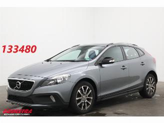 occasion passenger cars Volvo V-40 Cross Country 2.0 D2 Aut. Kinetic Navi Airco Cruise 2017/3