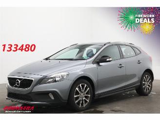 Tweedehands auto Volvo V-40 Cross Country 2.0 D2 Aut. Kinetic Navi Airco Cruise 2017/3