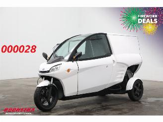 krockskadad bil auto Carver Patriot 80 km/h 2022/9