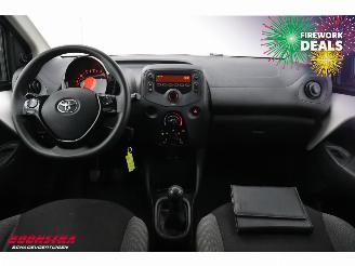 Toyota Aygo 1.0 VVT-i x-fun Airco Bluetooth Cruise 80.608 km! picture 14