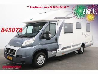 Vaurioauto  campers Mc Louis  P700 2.3 MJ Solar Hefbed Frans Bed Luifel Airco Cruise Camera 2011/6