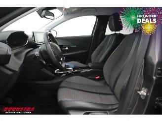 Peugeot 208 1.2 PureTech Allure Navi Clima Cruise PDC picture 14