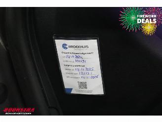 Peugeot 208 1.2 PureTech Allure Navi Clima Cruise PDC picture 23