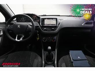 Peugeot 2008 1.2 PureTech Active Pano Navi Airco Cruise PDC 77.152 km! picture 13