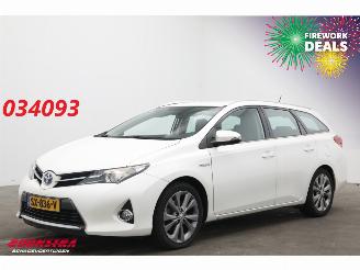 Schadeauto Toyota Auris Touring Sports 1.8 Hybrid Aspiration Clima Cruise Camera 2013/8