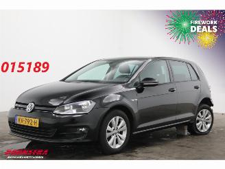krockskadad bil auto Volkswagen Golf 1.0 TSI Comfortline Navi Clima Cruise Camera PDC AHK 74.205 km! 2017/1