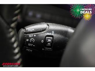 Peugeot 308 SW 1.6 BlueHDI Active Pano Navi Clima Cruise PDC picture 24