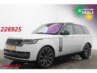 Schadeauto Land Rover Range Rover P550e SV PHEV Pano 4X Memory/Massage/Ventilatie Meridian 360° 14.294 km! 2024/6
