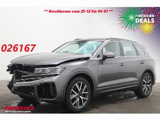 Vaurioauto  passenger cars Volkswagen Touareg 3.0 TDI Aut. 4WD Elegance Pano LED ACC Leder Memory Massage Ventilatie AHK 2024/9
