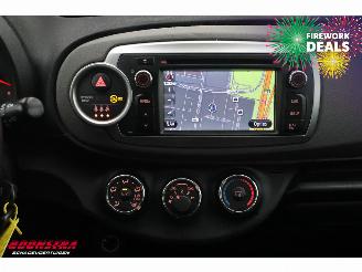 Toyota Yaris 1.3 VVT-i Aspiration Navi Airco Cruise Camera picture 11