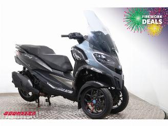 Piaggio  MP3 530 HPE Exclusive ABS Camera 4.804 km! picture 2