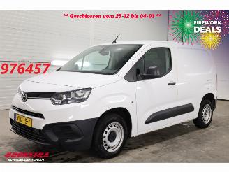Damaged car Toyota Proace 1.5 D-4D Cool Leder Airco Cruise AHK 28.431 km! 2022/2