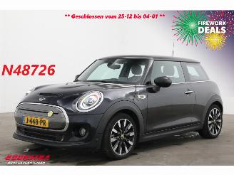 Voiture accidenté Mini Cooper SE Electric Yours 33 kWh Pano LED HUD H/K Leder SHZ Camera 60.571 km! 2020/10