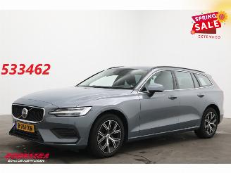 krockskadad bil auto Volvo V-60 2.0 B4 Core LED ACC Apple/Android PDC AHK 2022/12