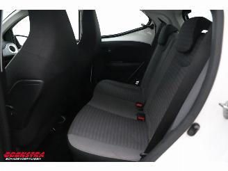 Toyota Aygo 1.0 VVT-i x-play Radio Bluetooth Airco Cruise Camera picture 13