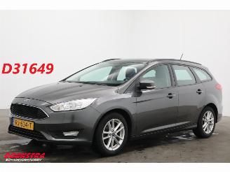 Coche accidentado Ford Focus 1.0 Trend Navi Airco Cruise PDC AHK 2017/12