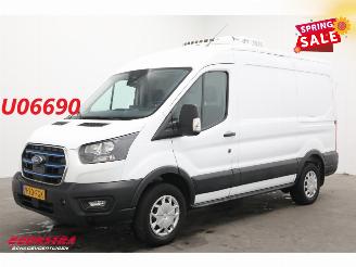 Schade bestelwagen Ford  350 L2H2 Trend 68 kWh Konvekta Dolphin Navi Clima Cruise SHZ 2024/5