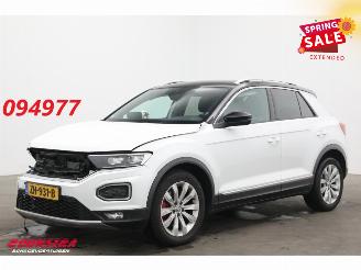 Vaurioauto  passenger cars Volkswagen T-Roc 1.5 TSI DSG Sport LED ACC Virtual Camera SHZ 2018/7