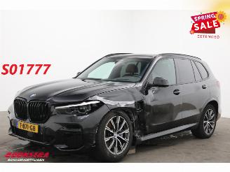 krockskadad bil auto BMW X5 xDrive45e M-Sport Pano LED ACC Leder Memory HUD Camera Lucht AHK 2023/6