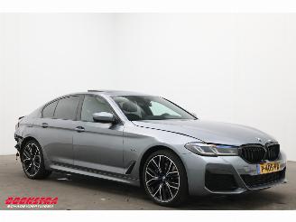 BMW 5-serie 520e M-Sport LED Schuifdak Memory HUD H/K Camera SHZ picture 2